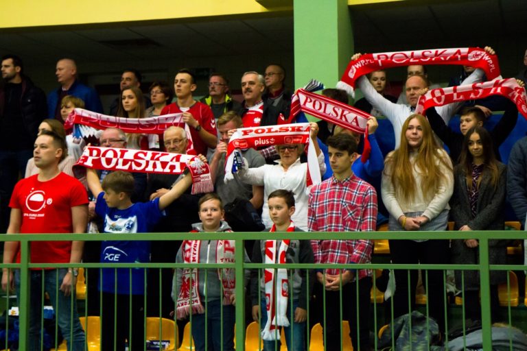 „Biało-Czerwony” konkurs dla kibiców podczas sobotniego meczu!