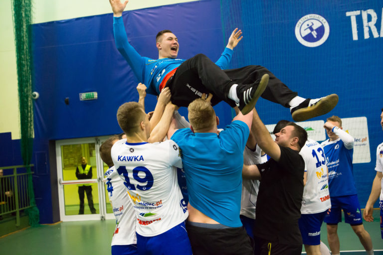 Stal ponownie triumfuje po rzutach karnych!