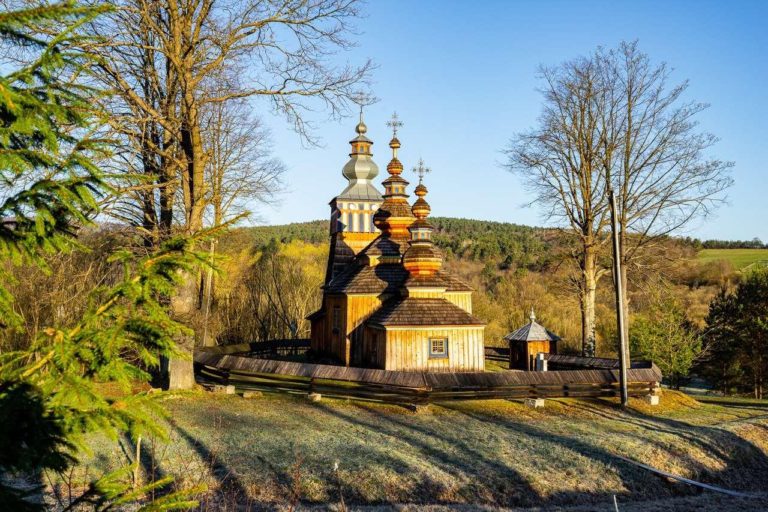 Beskid Niski – przepiękne cerkwie, lecznicze wody i zielone szlaki w dawnej krainie Łemków