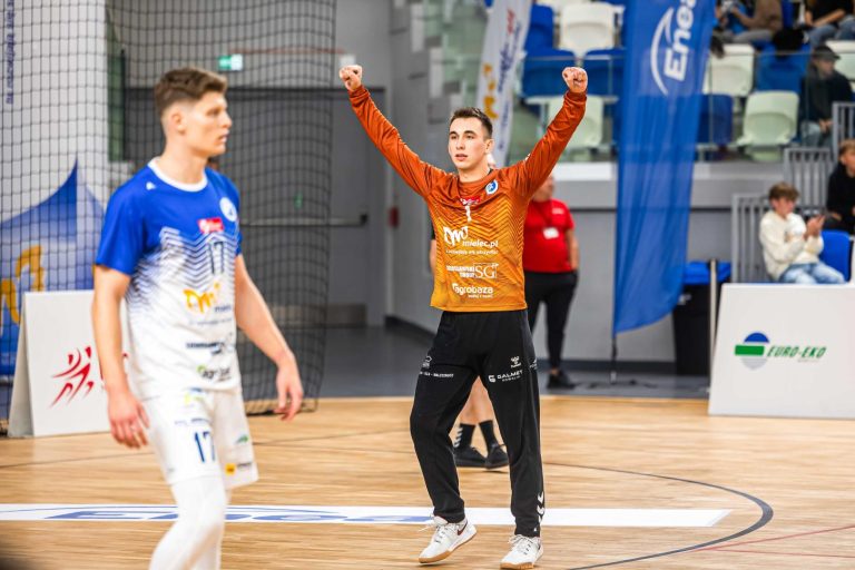 Emocje do przerwy, później piorunująca końcówka. Handball Stal Mielec wygrywa w Łodzi